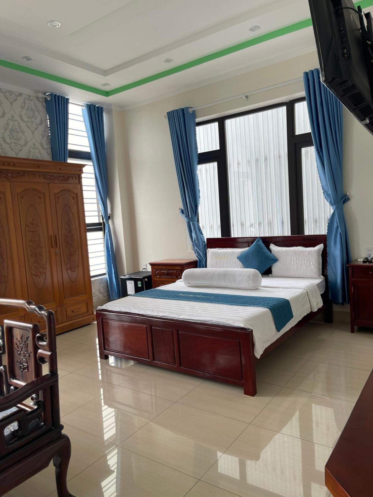 Anh Tuan Hotel & Coffee - Pleiku, Gia Lai エクステリア 写真