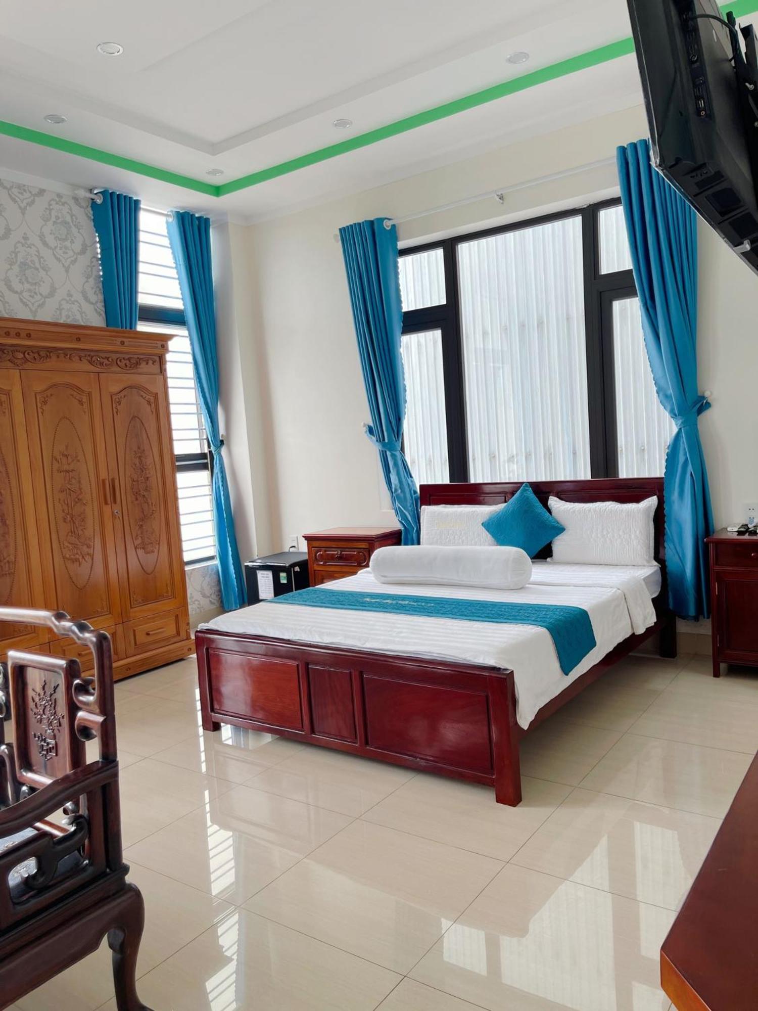 Anh Tuan Hotel & Coffee - Pleiku, Gia Lai エクステリア 写真