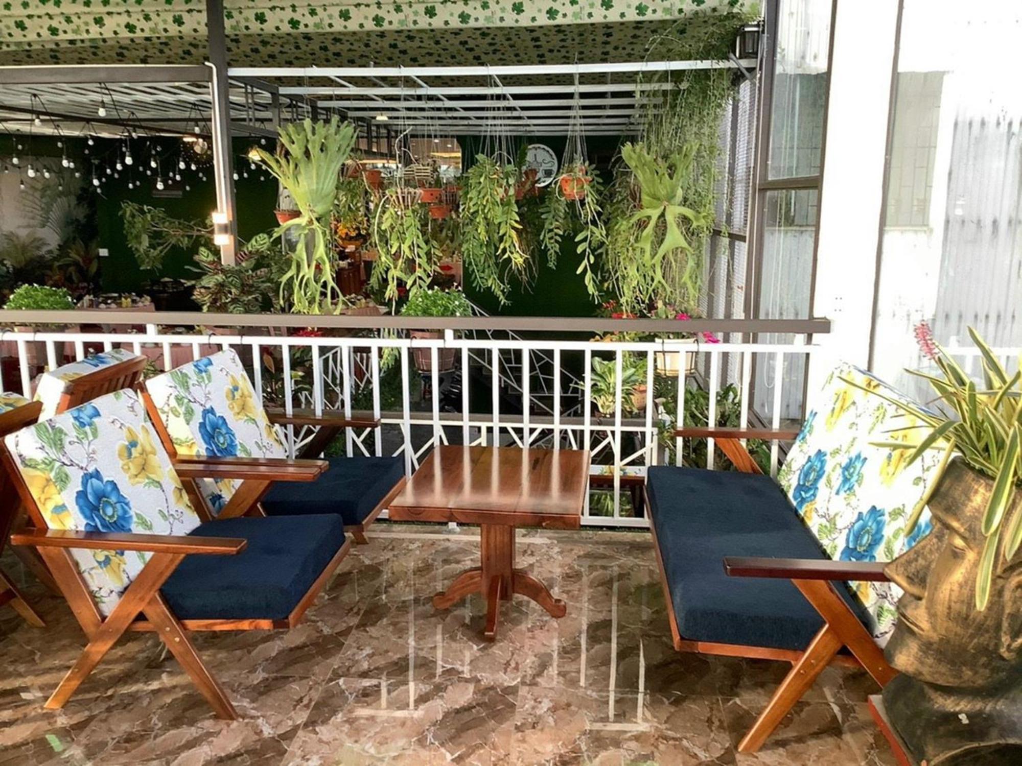 Anh Tuan Hotel & Coffee - Pleiku, Gia Lai エクステリア 写真